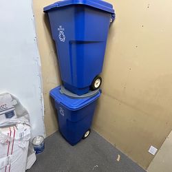Rubbermaid 50 gallon recycle bin