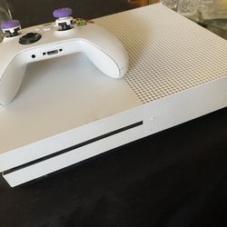 Selling Xbox S 1tb