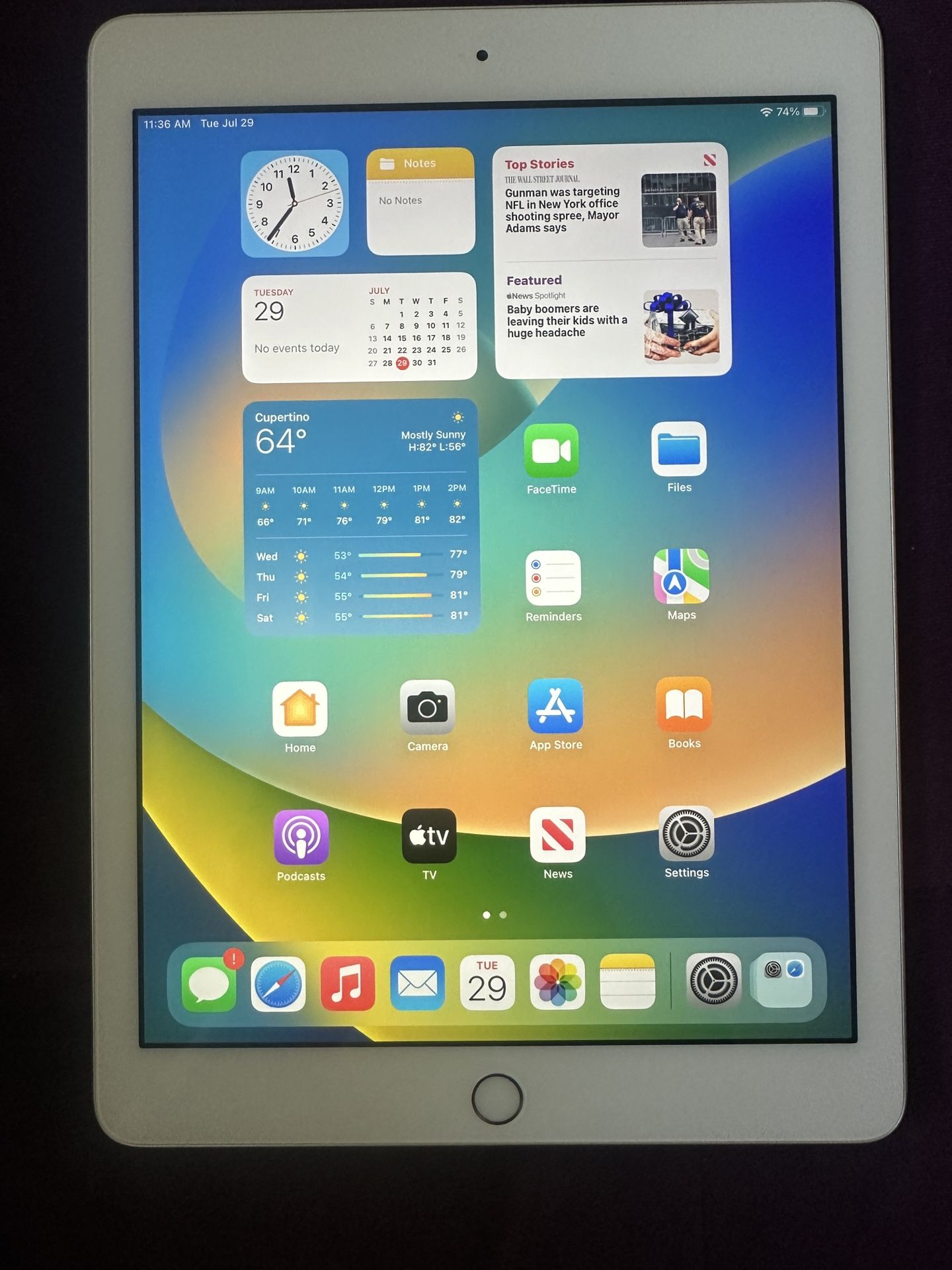 Apple iPad 5th Tablet 9.7 inch 32GB