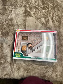 Funko Pop! Deluxe Moment Home Alone Figure #1