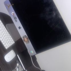 iMac desktop With Wireless Mouse And Keyboard 