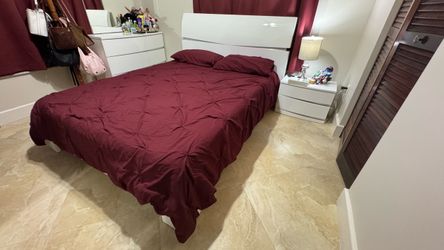 Juego de Cuarto (Queen Bed)