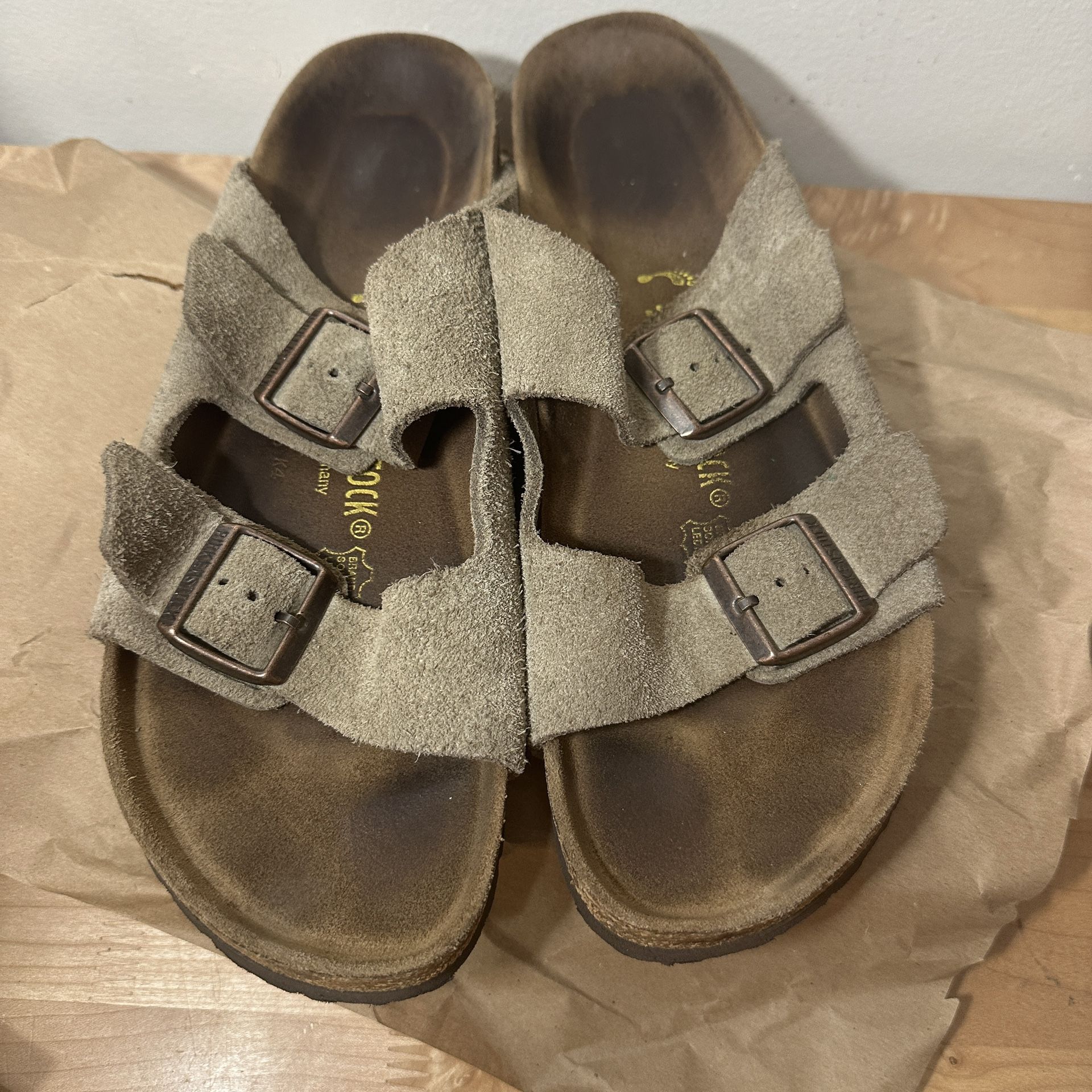 Birkenstock Arizona 43 Regular Taupe Suede Leather Sandals Men 10 EUC