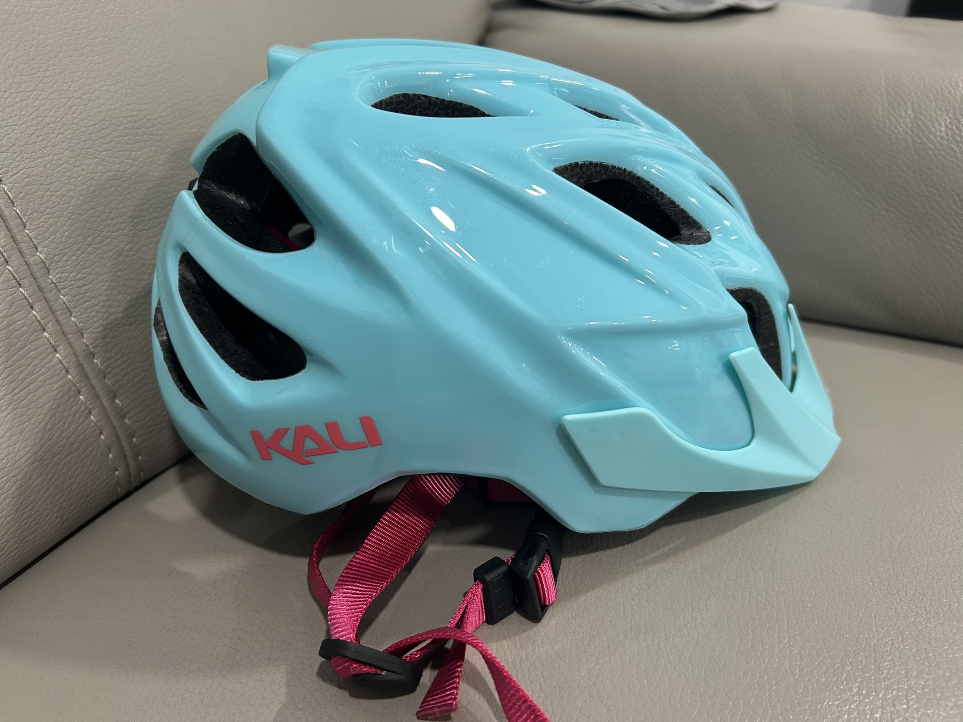 Kali Protectives Chakra Child Bicycle Helmet; Mountain in-Mould Bike Helmet for Child Equipped visor; S/M