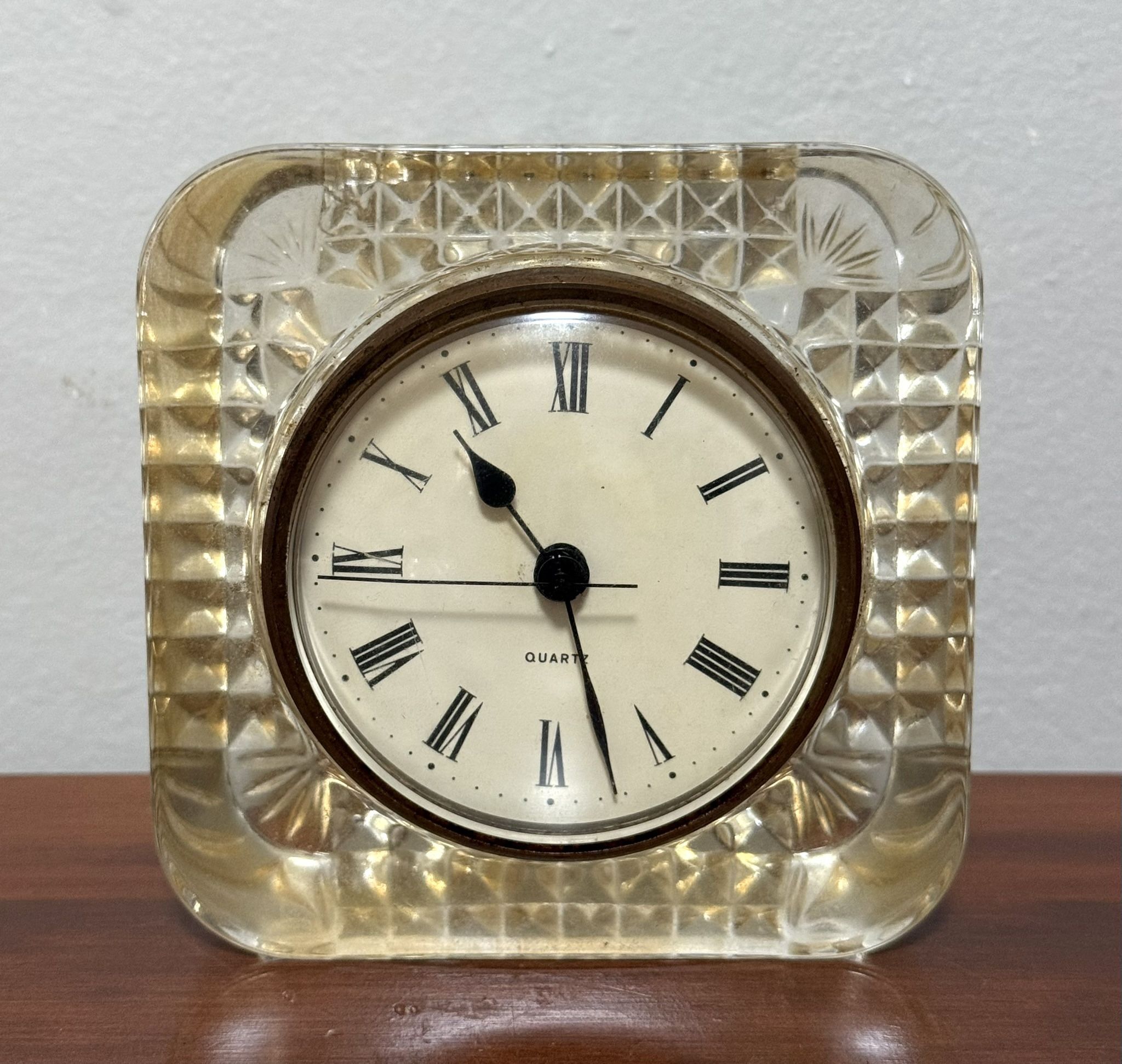 Vintage Mid Century Lucite Analog Quartz Clock Made In France