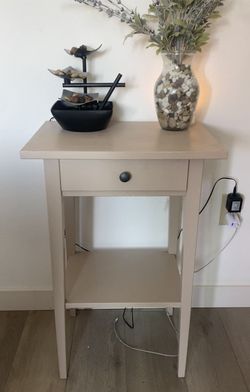 Tan Side/end Table 