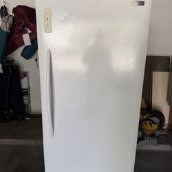 25cf Frigidaire Freezer