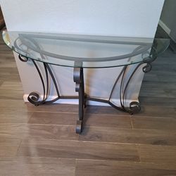 Se Vende Mesita De Vidrio Y Metal