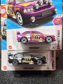 2 Hot Wheels Ford Escort