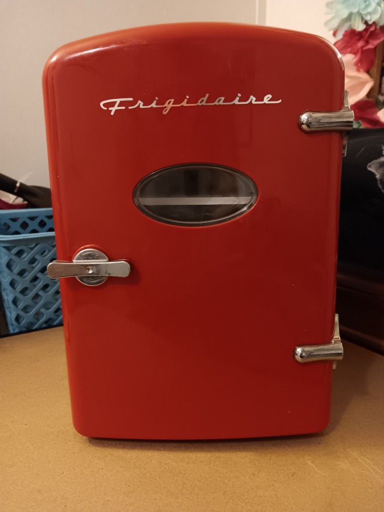 Mini Red Frig