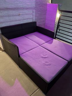 Outdoor Wicker Daybed with Cushions