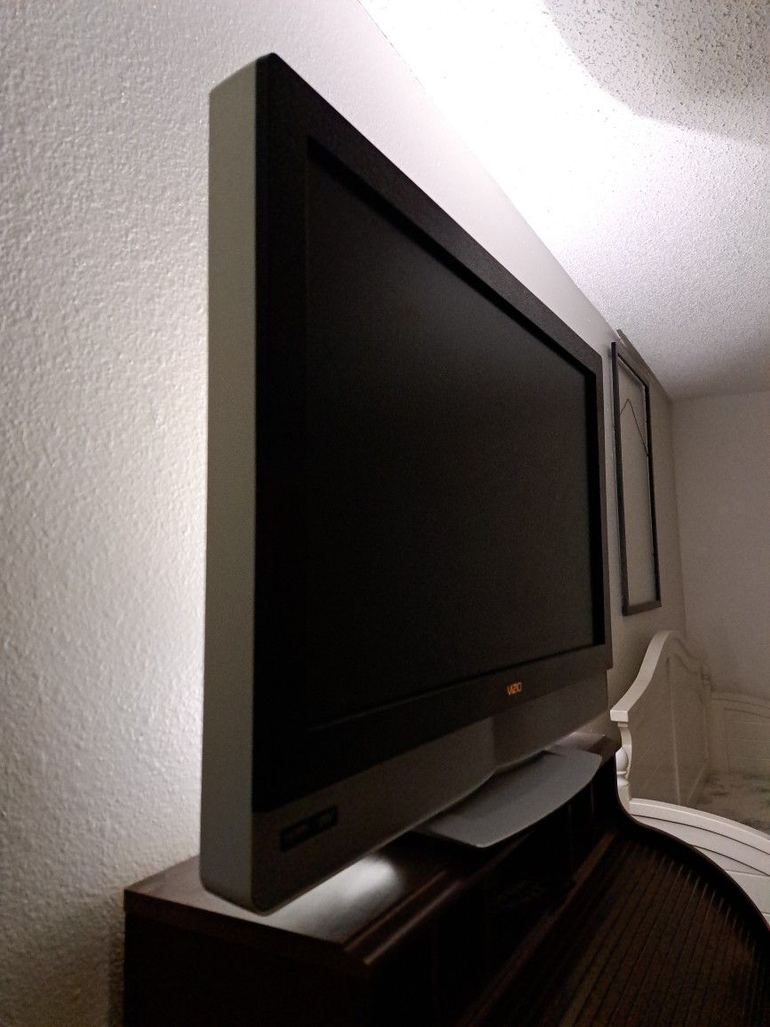 37 Inch Vizio Tv, Monitor LCD W Hdmi Cable Included, Gaming 1080i HDTV Widescreen LCD
