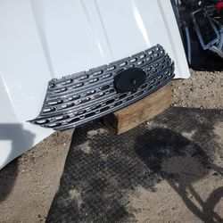 Front Grill Black And Chrome For Explorer 2020 OEM Part