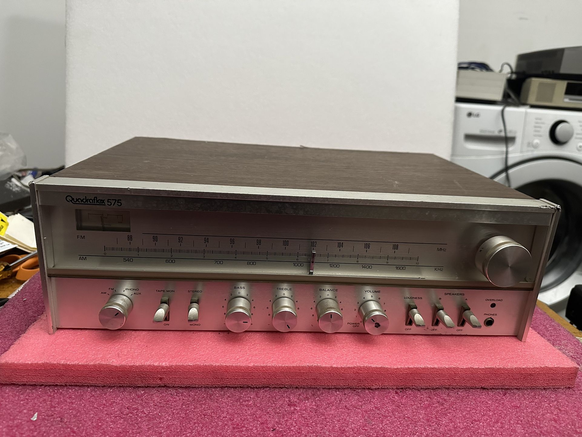 Vintage Quadraflex 575 AM / FM Stereo Receiver Wood case.