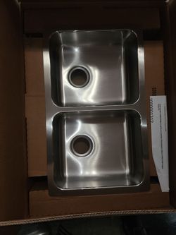 ELKAY UNDERMOUNT SINKS 50/50