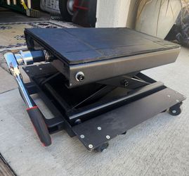 Motorcycle lift