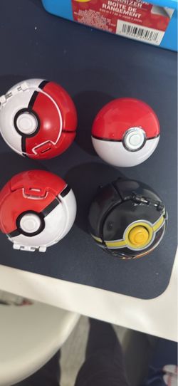 Pokémon Poké Ball Lot – 4 Poké Balls
