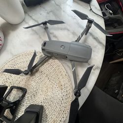 Drone DJI Mavic 2 Pro Perfect Condition With A Screen 5.5 Inch 