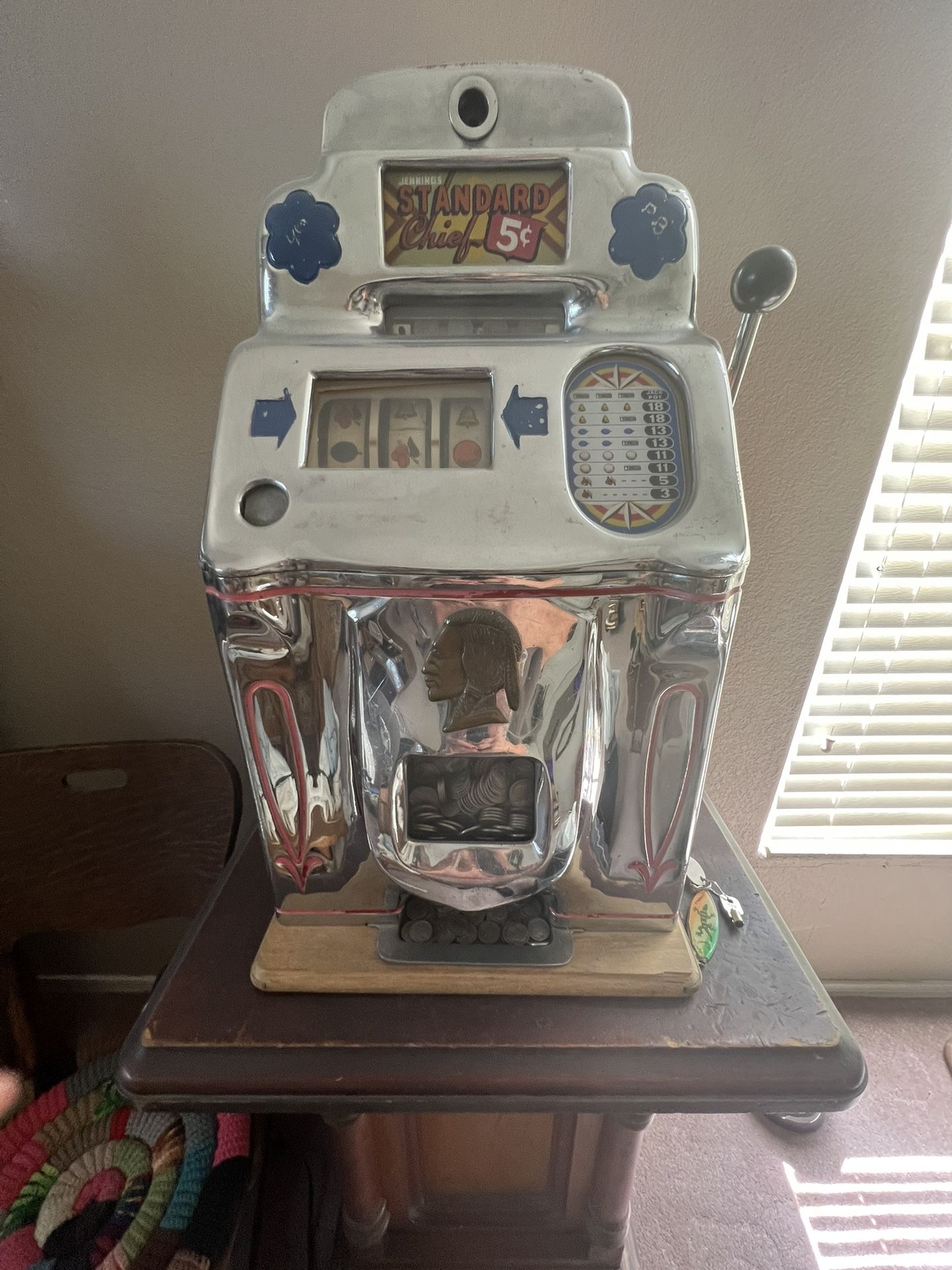 Jennings Chief Nickel Indian Slot Machine for Sale in Peoria, AZ - OfferUp
