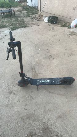 Ladped e scooter in box