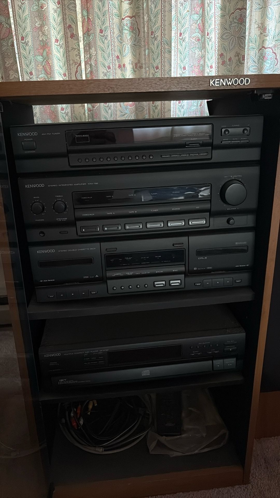 Kenwood Speakers & Stereo System