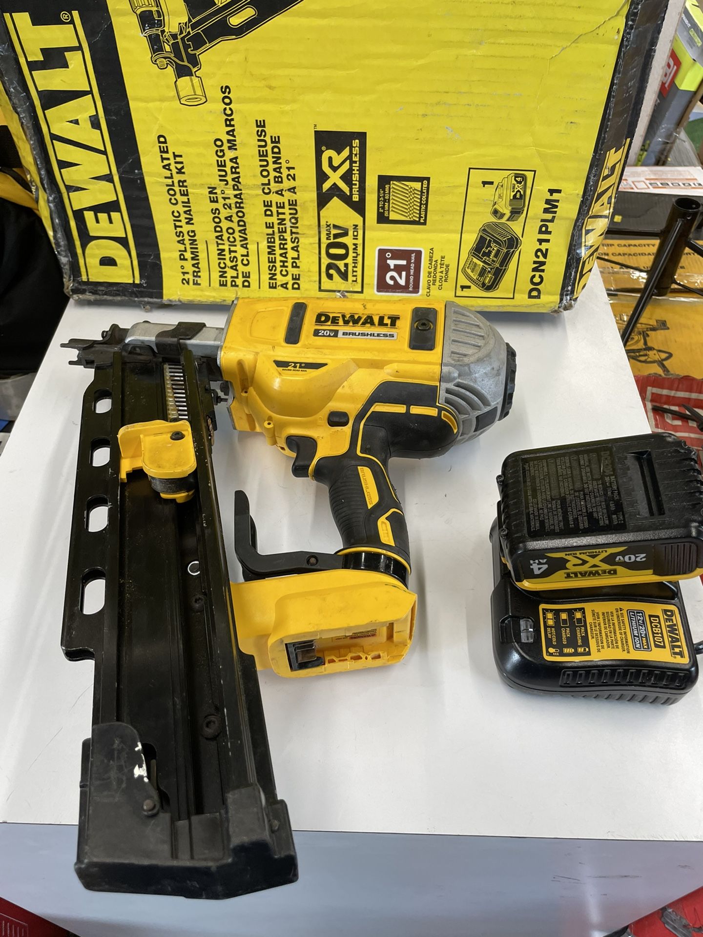 DEWALT 20 Volt MAX XR Lithium Ion Cordless Brushless Speed 21 - Main Image