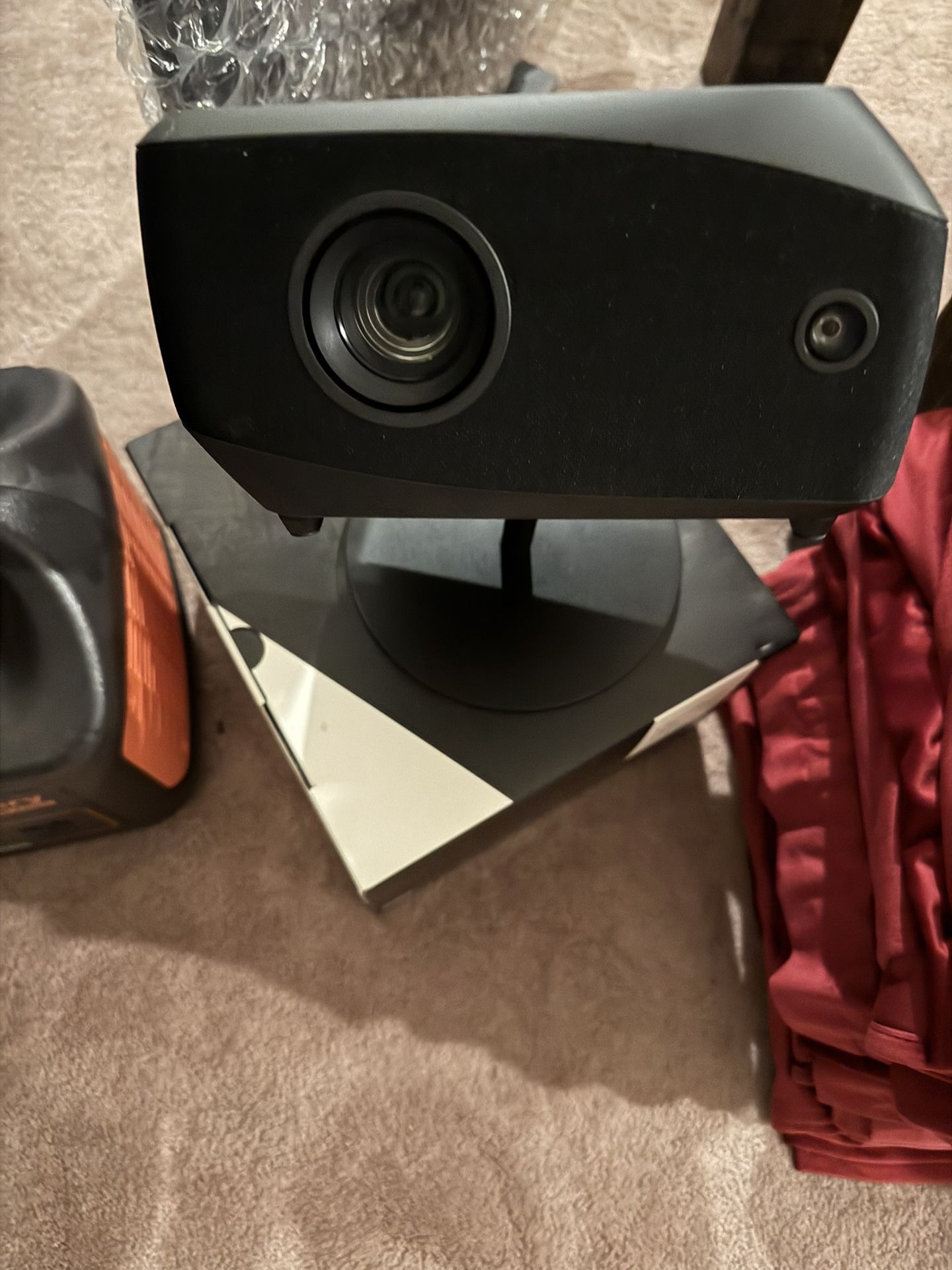 Lightform LF2 Projection Mapping Projector