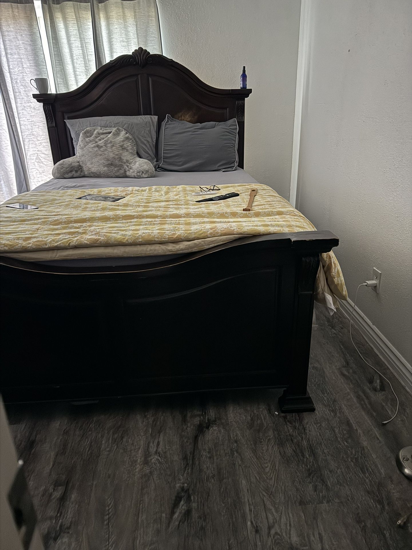 Queen Bedroom Set