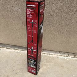 Husky 2200 -Lumen Tripod