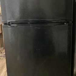 BLACK REFRIGERATOR 