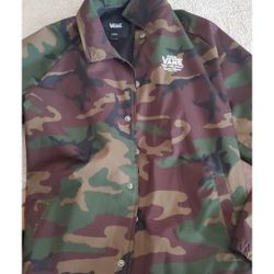VANS CAMOUFLAGE JACKET SMALL NEW