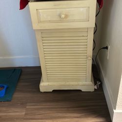 Small Storage  / Lamp Table 