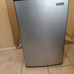 Magic Chef Mini Fridge