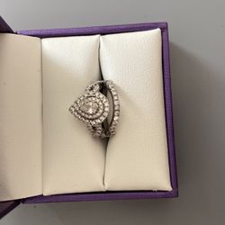 Beautiful Diamond Ring With Band. 