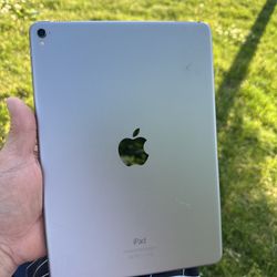 iPad Pro 9.7 inch 256GB + Apple Cover 