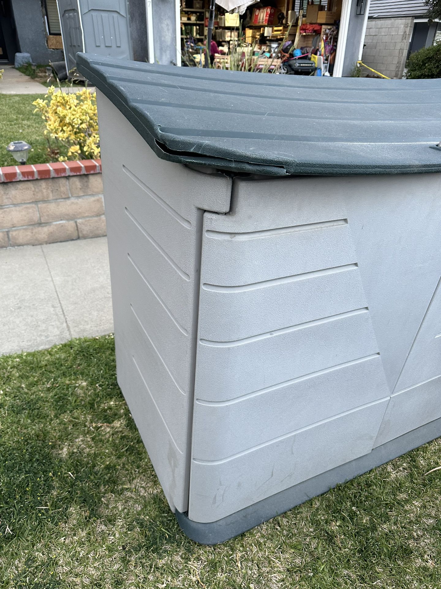 2 Rubbermaid Sheds 