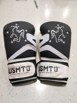 BOXING GLOVES