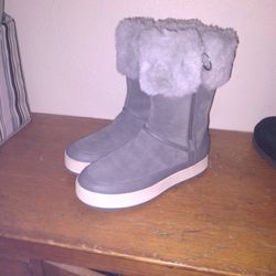 UGGs Sza 8