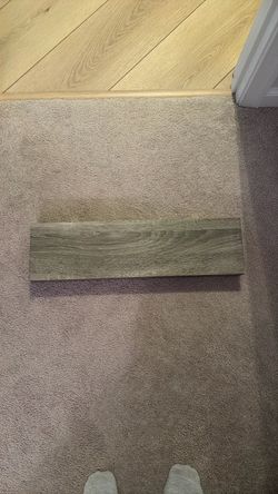 Floating shelf 24w x 6d