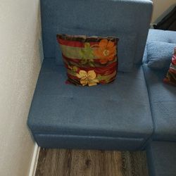 One Pull Out Seat/couch