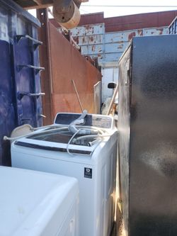 Vendo, lavadora y secadora samsung en buen estado, un refrigerator, y un espero para baño