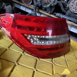 2014 Mercedes Benz C Class Left Driver Tail Light Lamp