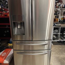 Samsung Fridge 30 CU FT
