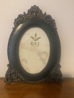 Photo frames (set of 2)