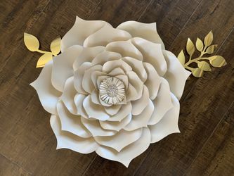 Paper flowers/Flores de papel 🌷 ask for size, color and styles- pregunté por tamaño, color y estilo