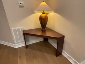 Pebble Stone Look Corner Table