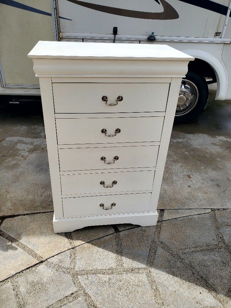 Dresser