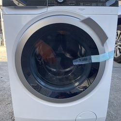 24”Electrolux LuxCare Wash and Steam Refresh 2.4-Cu. Feet High Efficiency Washing Machine FOR SALE!!