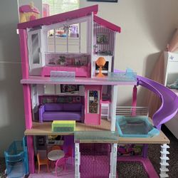 Barbie Dream House 
