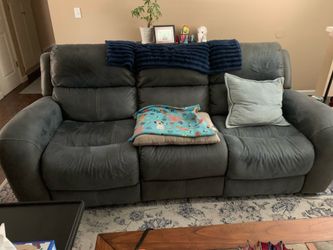 Dual power recliner Great condition!